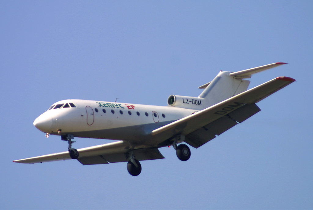 Hemus Air Yakovlev Yak-40 LZ-DOM at Vienna on 31 March 2004