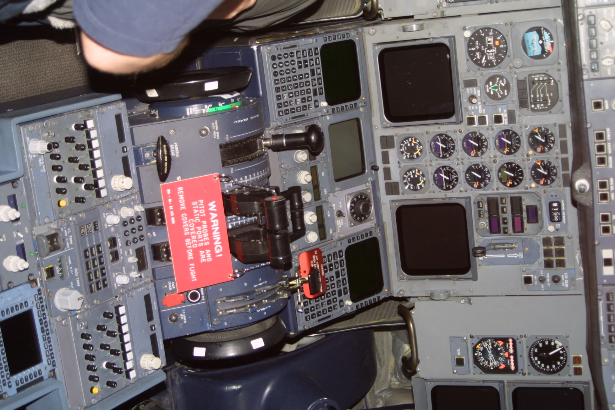 Centre pedestal and avionics in Lufthansa Airbus A310 D-AIDH at Stuttgart on 20 May 2003