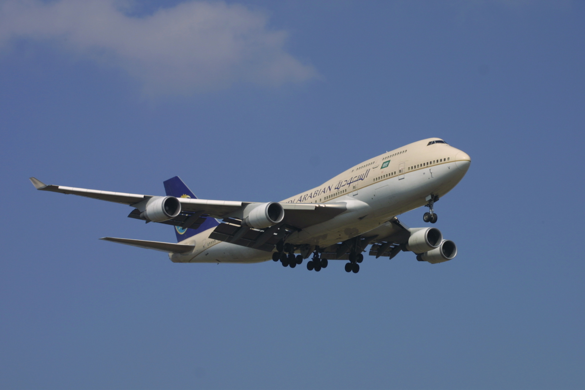 Saudi Arabian HZ-HIV photographed by Kai-jens Meyer at Vienna on 31 March 2004